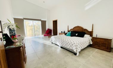 RESIDENCIA EN VENTA EN SANTA SOFÍA COUNTRY CLUB, COTO TEQUILEROS