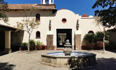 RESIDENCIA EN VENTA EN SANTA SOFÍA COUNTRY CLUB, COTO TEQUILEROS