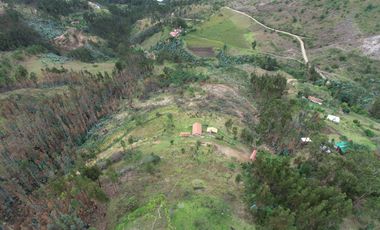 SE VENDE AMPLIO TERRENO EN SAN BARTOLOMÉ, SIGSIG, AZUAY.