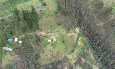 SE VENDE AMPLIO TERRENO EN SAN BARTOLOMÉ, SIGSIG, AZUAY.