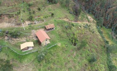 SE VENDE AMPLIO TERRENO EN SAN BARTOLOMÉ, SIGSIG, AZUAY.