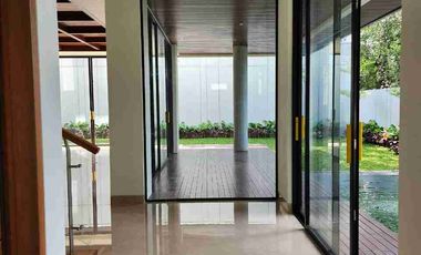 dijual rumah mewah sangat nyaman ditempati bebas banjir di kemang jakarta selatan