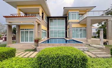 Beautiful pool villa next to the sea, special price, Baan Talay project, Pattaya.