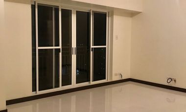 90.50 sqm 3-bedroom Condo with Laundry Cage @ Deck - ATHERTON by DMCI