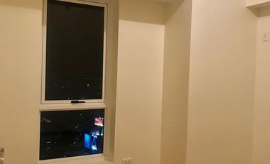 90.50 sqm 3-bedroom Condo with Laundry Cage @ Deck - ATHERTON by DMCI