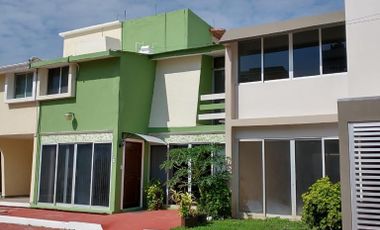 Fracc. Costa Verde, casa en condominio con recámara en planta baja