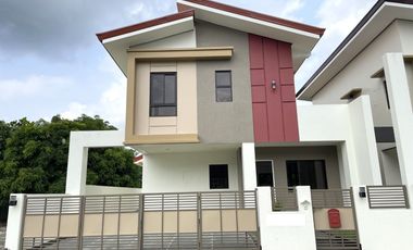 Newly Built Three-Bedroom House with Maid's Room in Grand Parkplace Village, Imus Cavite