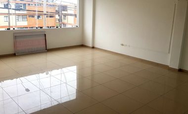 Venta de amplio Local en Av Aramburu a un paso de la vía expresa - San Isidro