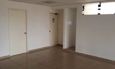 Venta de amplio Local en Av Aramburu a un paso de la vía expresa - San Isidro