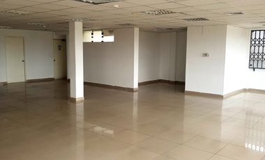 Venta de amplio Local en Av Aramburu a un paso de la vía expresa - San Isidro