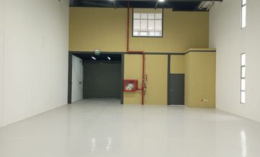 Bodega de alquiler en el Parque de Negocios Nexus, Autopista Narcisa de Jesús.