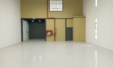Bodega de alquiler en el Parque de Negocios Nexus, Autopista Narcisa de Jesús.
