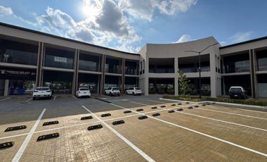 LOCAL COMERCIAL EN RENTA PLAZA CIUDALIA 125 M2 BLVD SAN FELIPE