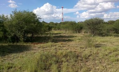 Terreno a pie de carretera, con uso de suelo habitacional