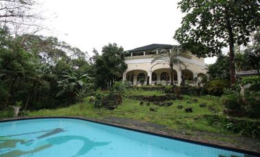 Luxury with 6 Bedrooms and 6 Car Garage House and Lot for Sale inside Fairmont Hills, Antipolo PH2317
