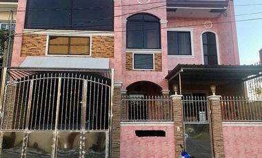 For Sale House in Las Piñas