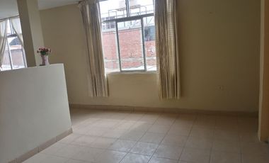 VENDO CASA DE DOS PISOS CERCA AL HOSPITAL REATEGUI DELGADO