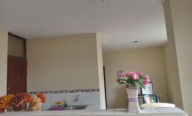 VENDO CASA DE DOS PISOS CERCA AL HOSPITAL REATEGUI DELGADO