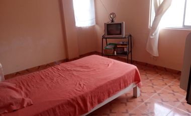 VENDO CASA DE DOS PISOS CERCA AL HOSPITAL REATEGUI DELGADO