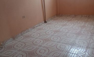 VENDO CASA DE DOS PISOS CERCA AL HOSPITAL REATEGUI DELGADO