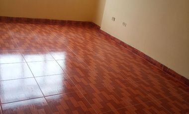 VENDO CASA DE DOS PISOS CERCA AL HOSPITAL REATEGUI DELGADO