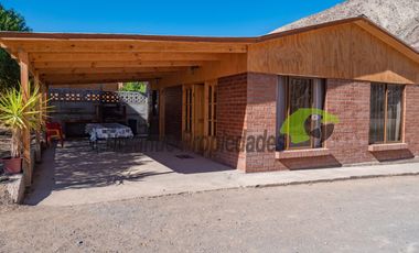 Parcela con casa, piscina y dos cabañas. Potencial turístico. Varillar, Valle del Elqui. $280 millones
