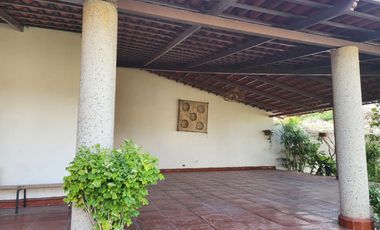 Casa campestre cerca de la laguna en Cajititlan.