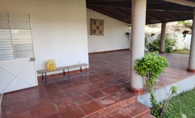 Casa campestre cerca de la laguna en Cajititlan.