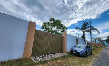 Casa campestre cerca de la laguna en Cajititlan.