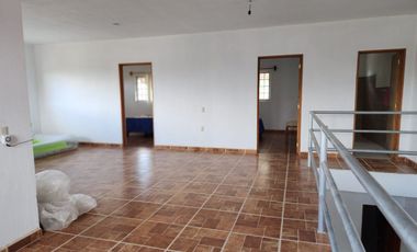 Casa campestre cerca de la laguna en Cajititlan.