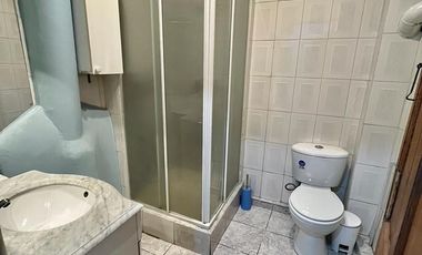 Casa de 4 dormitorios, 2 baños, estacionamiento