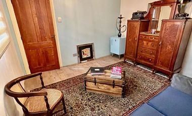 Casa de 4 dormitorios, 2 baños, estacionamiento