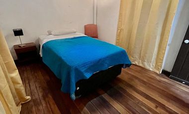 Casa de 4 dormitorios, 2 baños, estacionamiento