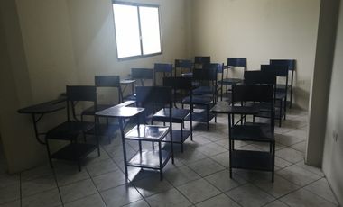 Alquilo casa esquinera con uso de suelo comercial en Urdenor 2 (J Luna)