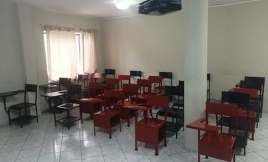 Alquilo casa esquinera con uso de suelo comercial en Urdenor 2 (J Luna)