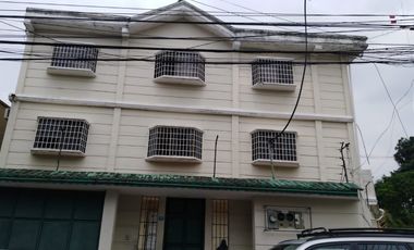 Alquilo casa esquinera con uso de suelo comercial en Urdenor 2 (J Luna)