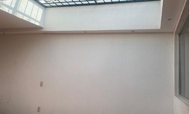 Terreno con Bodega y Construccion Santa Gertrudis, Pachuca Hidalgo.