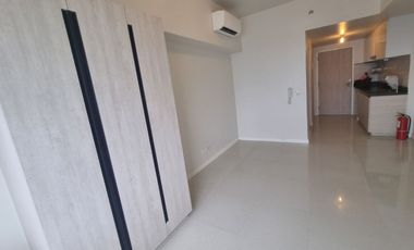 FOR SALE RFO Seaview Studio Unit in Mandani Bay