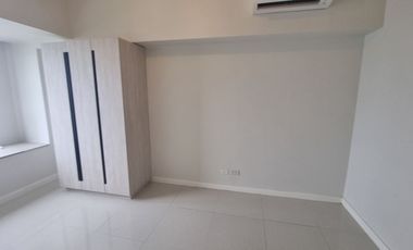 FOR SALE RFO Seaview Studio Unit in Mandani Bay