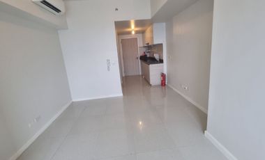 FOR SALE RFO Seaview Studio Unit in Mandani Bay