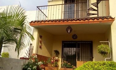 Casa en venta con alberca en Alejandria