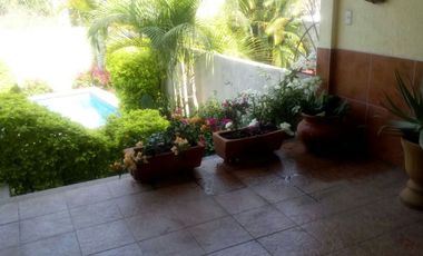 Casa en venta con alberca en Alejandria