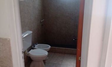 Oportunidad inversores, 2 departamentos de 1 dormitorio  y local comercial