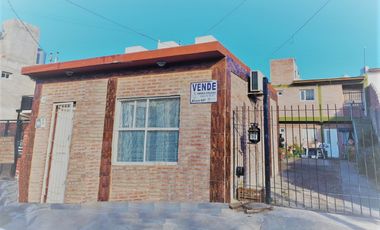 Oportunidad inversores, 2 departamentos de 1 dormitorio  y local comercial