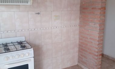 Oportunidad inversores, 2 departamentos de 1 dormitorio  y local comercial