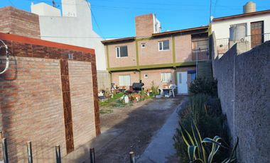 Oportunidad inversores, 2 departamentos de 1 dormitorio  y local comercial