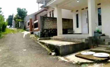 DIJUAL RUMAH BANGUNAN MASIH BARU PLERED PURWAKARTA