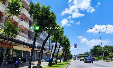 Land for sale 2 rai on Petchkasem main Road. 200 million baht