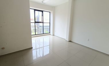 Oficinas de 15 m² con baño propio en el Fracc. Reforma. Incluye agua