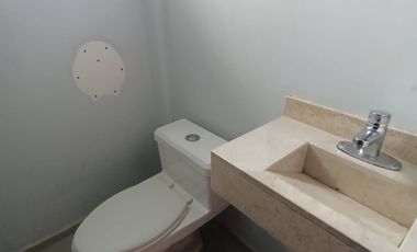 Oficinas de 15 m² con baño propio en el Fracc. Reforma. Incluye agua